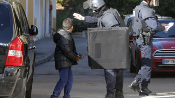 Rendőrökre lőttek Marseille-ben