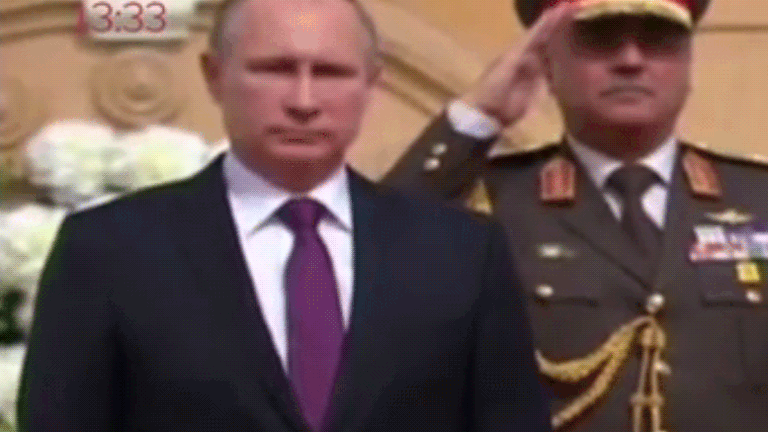 Az egyiptomi katonazenekar derekasan megküzdött az orosz himnusszal