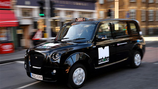 Már tesztelik az új London taxit