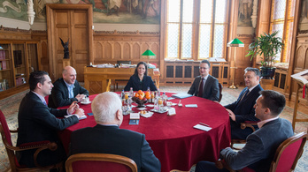 Orbán, Vona, Szél, és Tóbiás egy asztalnál