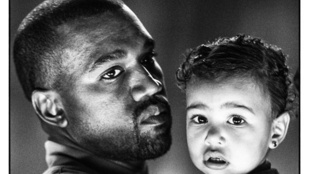 Komor portré készült Kanye Westről és lányáról