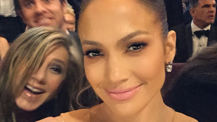 Jennifer Lopez ügyesen szétszelfizte az Oscar-gálát