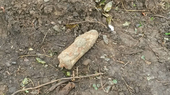 Világháborús gránátot találtak a Széll Kálmán téren