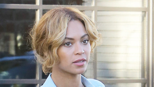 Melltartó nélküli mellszélt villantott Beyoncé
