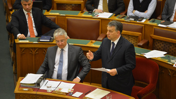 Tényleg feles döntésekkel módosítana a Fidesz kétharmados törvényeket?