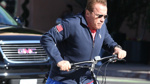 Schwarzenegger tökének meggyűlt a baja a biciklivel