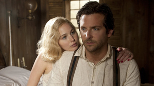 Jennifer Lawrence és Bradley Cooper közös filmjét be se mutatják a mozikban