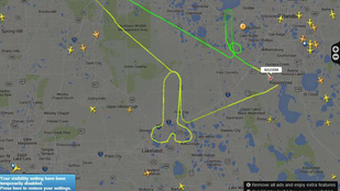 Faszt rajzolt a pilóta a FlightRadarra