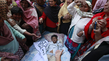 Katolikus és protestáns templomnál robbantottak Pakisztánban