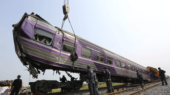 Vonatbaleset Thaiföldön, 52 sérült