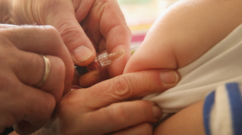 Késik a csecsemők kötelező védőoltása