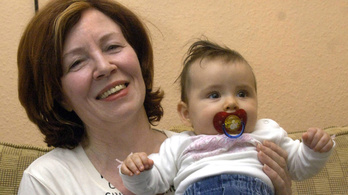 Négyes ikreket vár egy 65 éves német nő