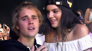 Bieber szétcsúszottan mutatkozott a nőjével a Coachellán