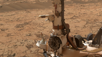 Folyékony víz lehet a Marson