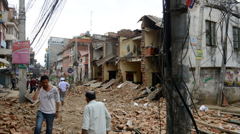 1300-nál is több halott a nepáli földrengésben