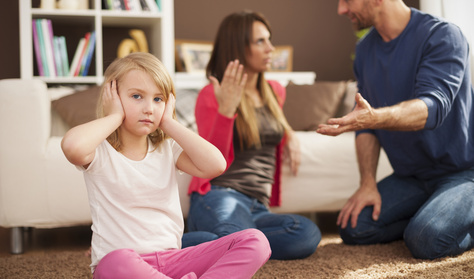 Mennyire avassa be a szülő a kölyköt a párkapcsolati konfliktusba?