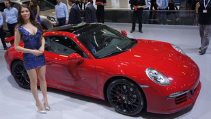 Nők és lóerők: a Porsche nem tud hibázni