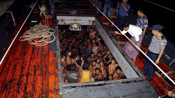 Bangladesi menekülteket mentett ki a tengerből a mianmari haditengerészet
