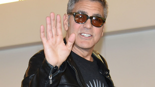 Van cukibb szerelmespár Clooney-éknál?!