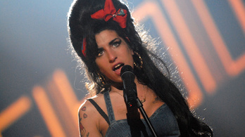 Itthon is bemutatják az Amy Winehouse-filmet