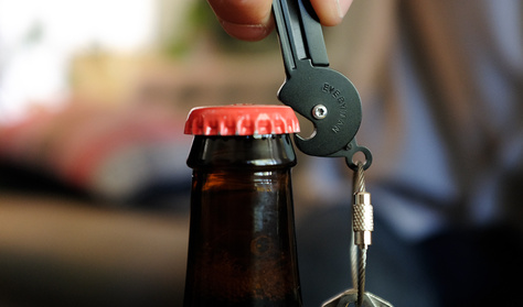 A kulcs, amivel sört és csomagot is nyithat
