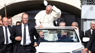 A pápa dízellel jár