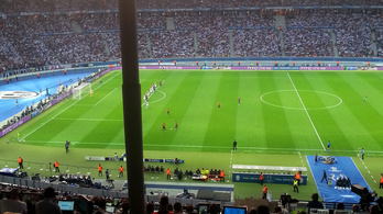 Kettészeli a képet a berlini BL-döntős stadion oszlopa