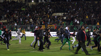 Tizenegy embert halálra ítéltek az egyiptomi futballkatasztrófa miatt