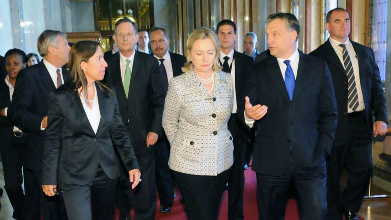 Horror lenne Orbánéknak Hillary Clinton elnöksége