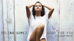 Selena Gomez egyszál pólóban dögösködik új lemezborítóján
