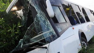 23 ember sérült meg egy baranyai buszbalesetben