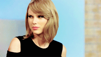 Taylor Swift úgy húzza le a fotósokat, ahogy az Apple lehúzná a zenészeket