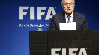 Blatter megőrült, most már azt mondja, ő nem is mondott le