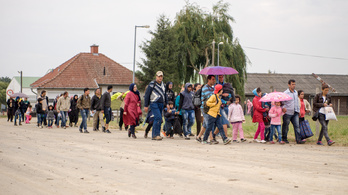 Lovas rendőröket küldtek a határsértőkre Szegeden