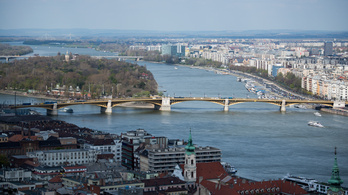 Hamarosan hat és fél kilométer hosszan sétálhatunk végig a Duna partján Budapesten. De hogy?