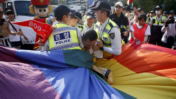 Isztambulban rendőrök verték szét a melegfelvonulást, Dél-Koreában a keresztények próbálkoztak