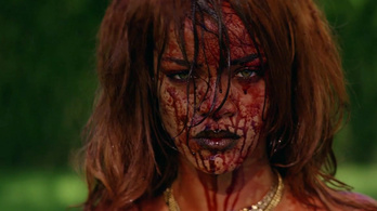 Rihanna nem szarral gurít, hanem Mads Mikkelsennel és véres horrorral
