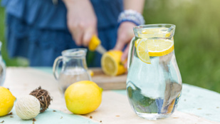 10 ok, hogy miért szokjon rá a citromos vízre