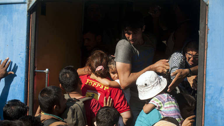 A PM feljelentést tesz a menekültek vagonba zárása miatt