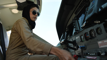 Amerikába menekülne az első afgán pilótanő