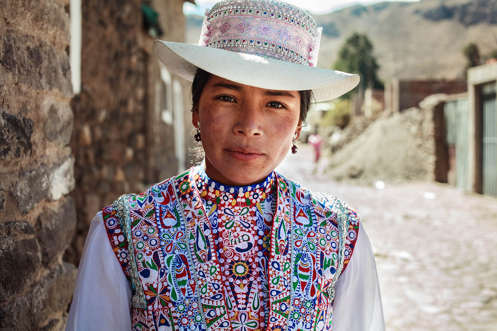 Szerinte a szépség azt jelenti, hogy az ember ragaszkodik a gyökereihez, életben tartja a kultúrát, amelybe beleszületett, természetes, őszinte és autentikus, mint ez a fiatal perui nő. 