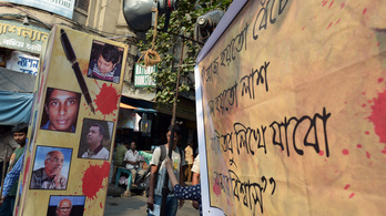 Cikkeik miatt kaszabolnak le bloggereket Bangladeshben
