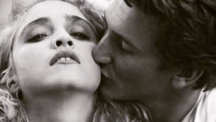 Madonna Sean Penn csókjával készül a születésnapjára