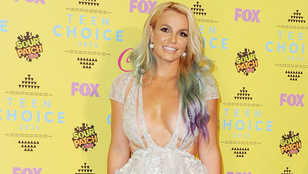 Britney Spears ribancos Hamupipőkének öltözött