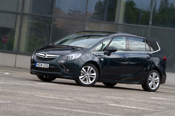 Opel Zafira Tourer 2011
