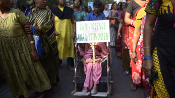 Megerőszakolásra ítéltek két indiai nőt