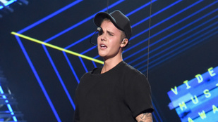 Kiderült, miért bőgött Justin Bieber a VMA-n
