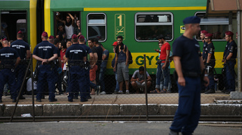 Civil konvoj szerveződik, hogy átvigyék a határon a menekülteket