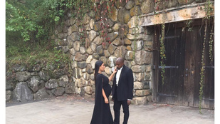 Kim Kardashian Morticia Addamsként ment esküvőre