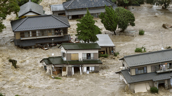 Elárasztott egy japán várost a folyó